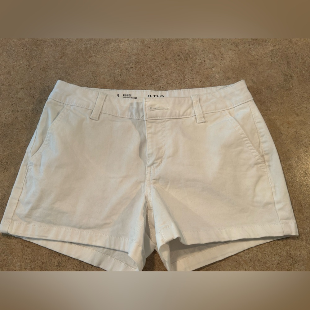 a.n.a. Size 2 white shorts